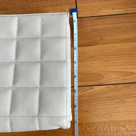 MK Michael Kors Beige Leather Stitch Studded Wristlet Clutch Bag - Picture 5 of 6